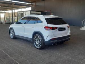Mercedes-Benz GLA GLA200d Progressive - Image 5
