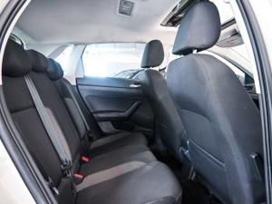 Volkswagen Polo hatch 1.0TSI Life manual - Image 10