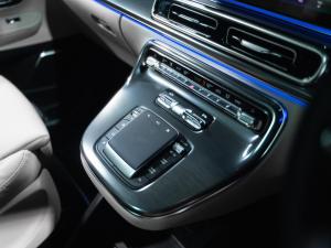 Mercedes-Benz V-Class V300d Exclusive - Image 18