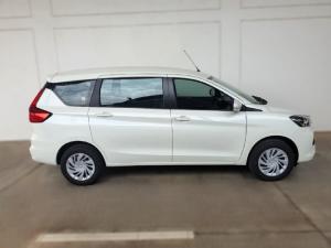 Toyota Rumion 1.5 SX manual - Image 3