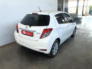 Toyota Yaris 5-door 1.0 XS - Image 4