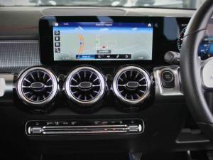 Mercedes-Benz EQB EQB350 4Matic Progressive - Image 12
