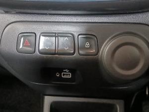 Renault Kwid 1.0 Zen - Image 13