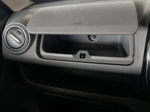 Renault Kwid 1.0 Zen - Image 17