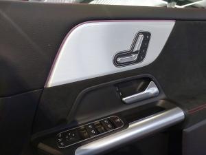 Mercedes-Benz GLA GLA200 Progressive - Image 11