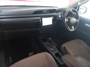 Toyota Hilux 2.4GD-6 4x4 SRX auto - Image 6
