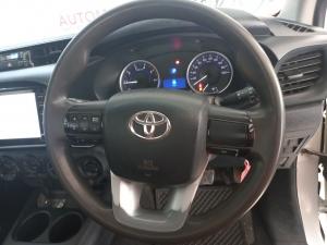 Toyota Hilux 2.4GD-6 4x4 SRX auto - Image 8