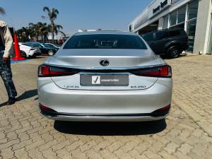 Lexus ES 250 EX - Image 5