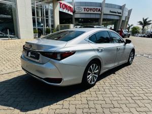 Lexus ES 250 EX - Image 2