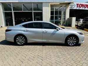 Lexus ES 250 EX - Image 3