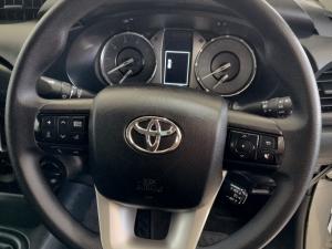 Toyota Hilux 2.4GD-6 double cab 4x4 Raider manual - Image 8