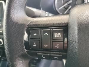 Toyota Hilux 2.4GD-6 double cab 4x4 Raider manual - Image 9