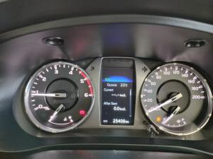 Toyota Hilux 2.4GD-6 double cab 4x4 Raider manual - Image 11