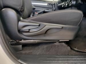 Toyota Hilux 2.4GD-6 double cab 4x4 Raider manual - Image 19