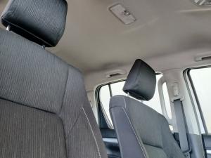 Toyota Hilux 2.4GD-6 double cab 4x4 Raider manual - Image 21