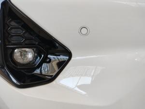 Toyota Hilux 2.4GD-6 double cab 4x4 Raider manual - Image 27