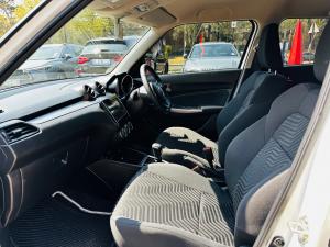 Suzuki Swift 1.2 GLX auto - Image 7