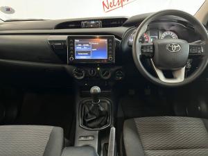 Toyota Hilux 2.4GD-6 double cab 4x4 Raider manual - Image 6