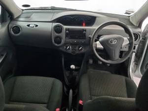 Toyota Etios hatch 1.5 Sprint - Image 6