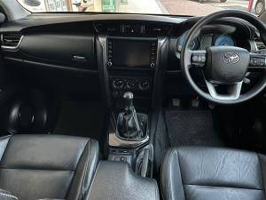 Toyota Fortuner 2.4GD-6 manual - Image 6