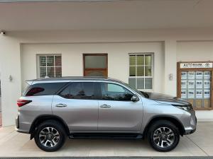 Toyota Fortuner 2.4GD-6 manual - Image 3