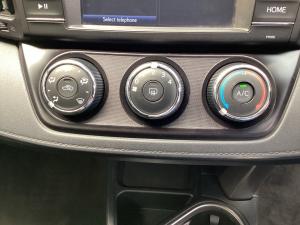 Toyota RAV4 2.0 GX auto - Image 16