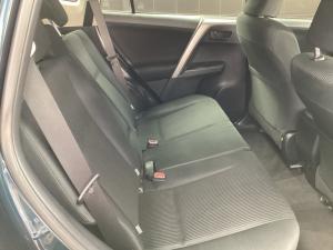 Toyota RAV4 2.0 GX auto - Image 18