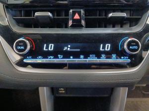 Toyota Corolla Cross 1.8 Hybrid XS - Image 16