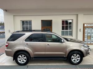Toyota Fortuner 3.0D-4D 4x4 - Image 3