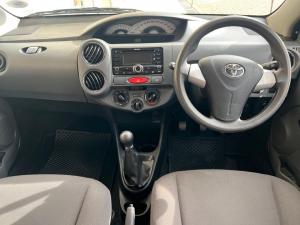 Toyota Etios hatch 1.5 Sprint - Image 6