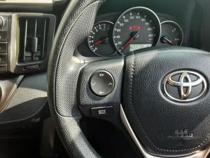 Toyota RAV4 2.0 GX automatic - Image 9