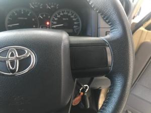 Toyota Land Cruiser 79 2.8 GD-6D/C automatic - Image 10