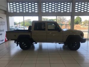 Toyota Land Cruiser 79 2.8 GD-6D/C automatic - Image 3