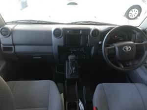 Toyota Land Cruiser 79 2.8 GD-6D/C automatic - Image 6