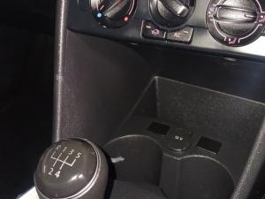 Volkswagen Polo Vivo 1.6 Highline - Image 10