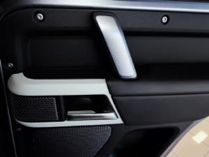 Land Rover Defender 110 D240 X-Dynamic HSE - Image 19