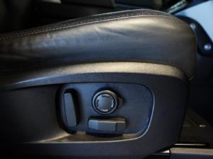 Land Rover Defender 110 D240 X-Dynamic HSE - Image 29