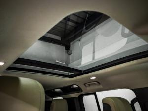 Land Rover Defender 110 P400 X-Dynamic HSE - Image 19