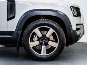 Land Rover Defender 110 P400 X-Dynamic HSE - Image 4