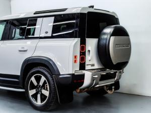 Land Rover Defender 110 P400 X-Dynamic HSE - Image 9