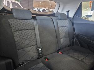 Mahindra XUV 3XO 1.2T MX3 manual - Image 6