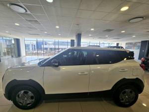 Mahindra XUV 3XO 1.2T MX3 manual - Image 9