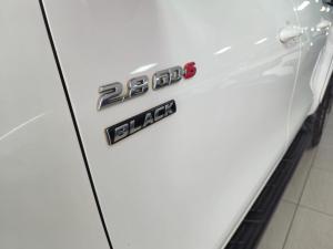 Toyota Hilux 2.8GD-6 double cab Raider auto - Image 2