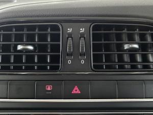 Volkswagen Polo Vivo hatch 1.4 Comfortline - Image 13