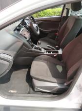 Ford Focus sedan 1.0T Ambiente - Image 6