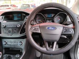 Ford Focus sedan 1.0T Ambiente - Image 7