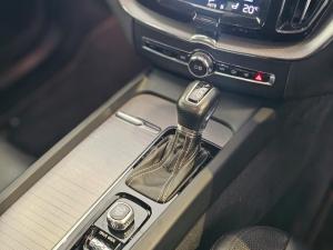 Volvo XC60 T6 AWD R-Design - Image 11