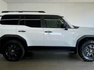 Toyota Land Cruiser Prado 2.8GD VX-R - Image 2