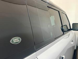 Land Rover Defender 130 D300 X-Dynamic HSE - Image 5