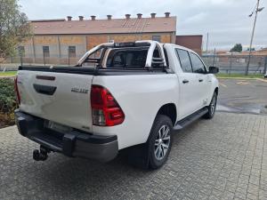 Toyota Hilux 2.8GD-6 double cab 4x4 Raider auto - Image 2